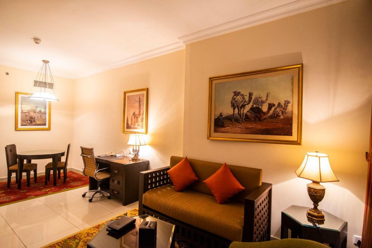 Mercure Hotel Apartments Dubai Barsha Heights מראה חיצוני תמונה